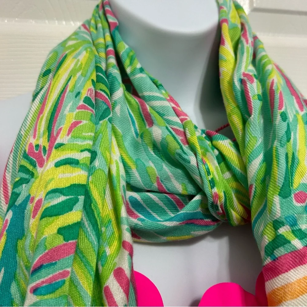 Lilly Pulitzer Murfee Tropical Storm Scarf with Hot Pink Fringe - Rare 2015 - Picture 7 of 11